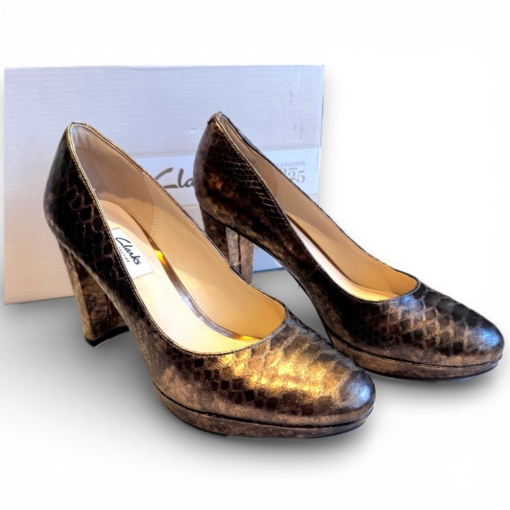 CLARKS Bronze textured leather platform pumps block heel size 8.5